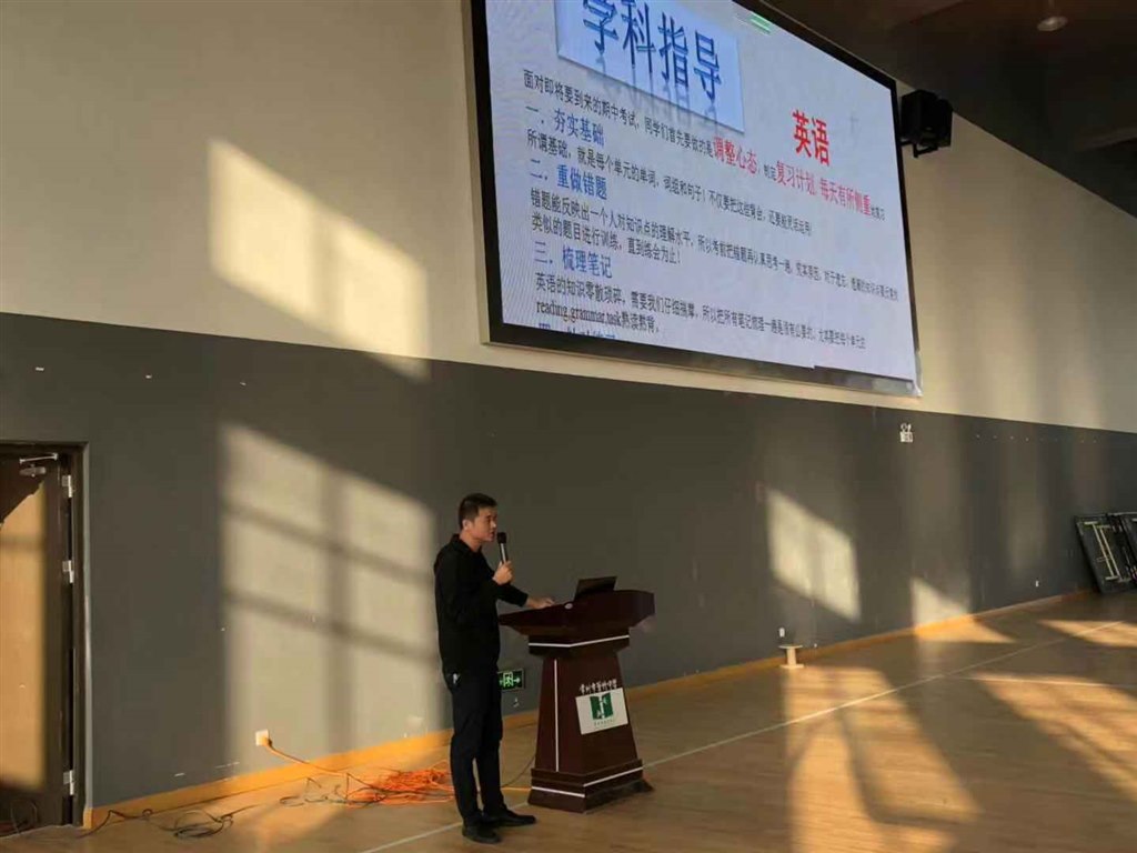 864985179.jpg 864985179.jpg